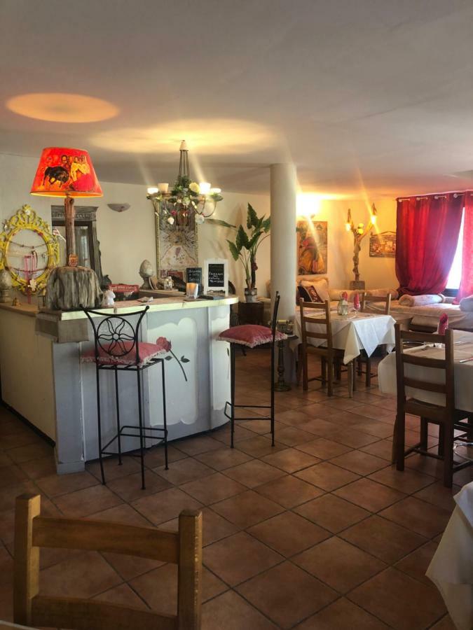 Hotel Restaurant Le Delta Saintes-Maries-de-la-Mer Zewnętrze zdjęcie